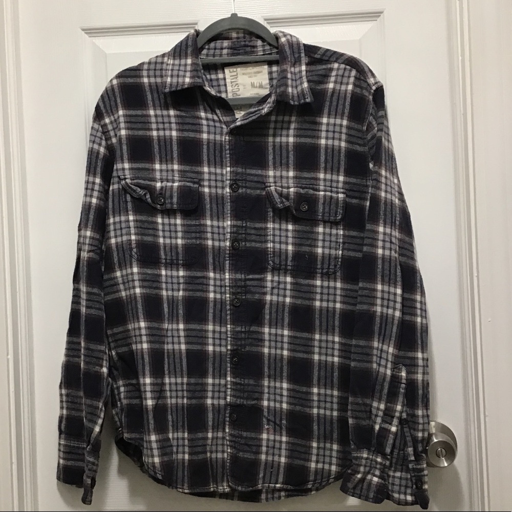 Men’s buttondown navy and red
